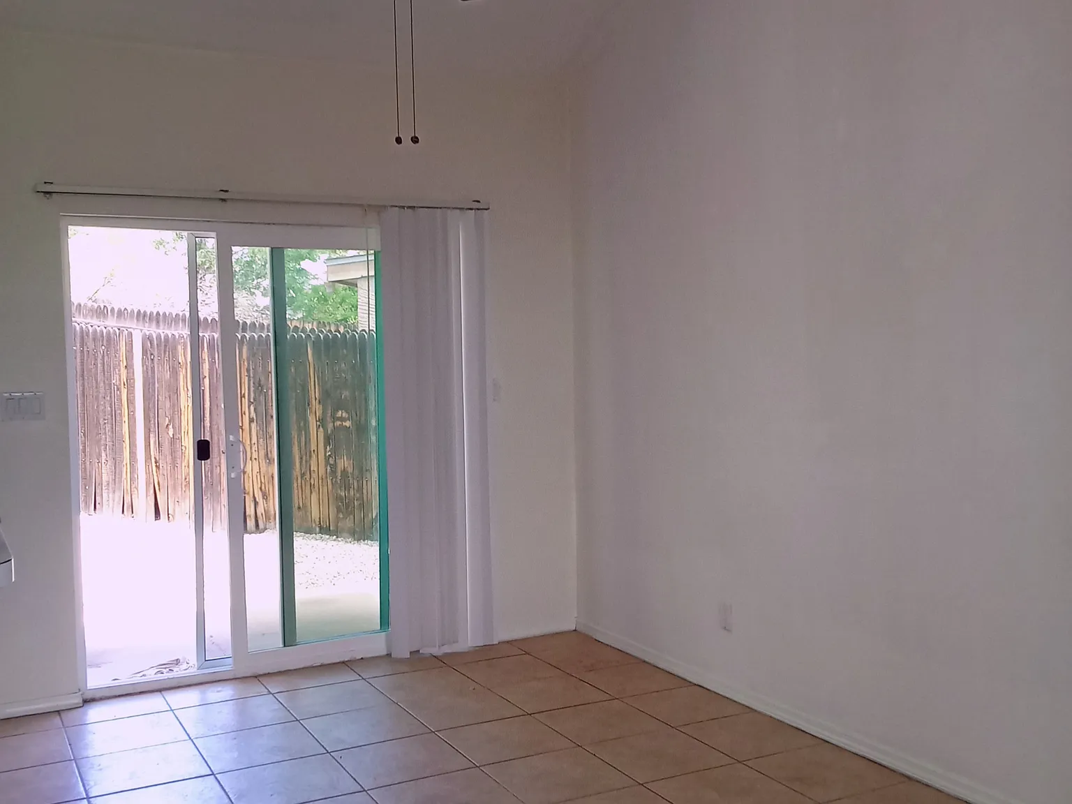 3 bed, 1457 sqft, $1,600 — Photo 2