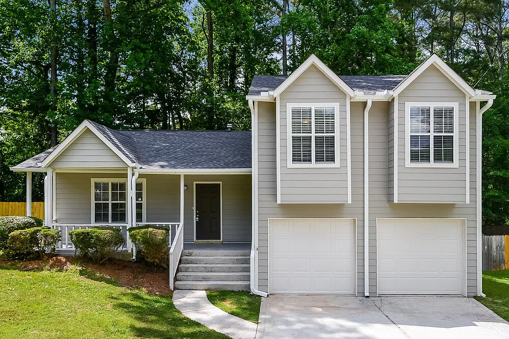 3 bed, 2.0 bath, 1626 sqft, $2,065 — Photo 1