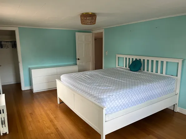 26 Haskin St, Springfield, MA 01109