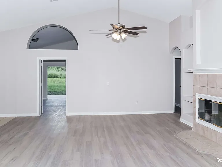 2544 Meadow Oaks Loop — Photo 10