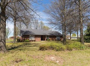 640 Sunrise Dr, Springdale, AR 72764