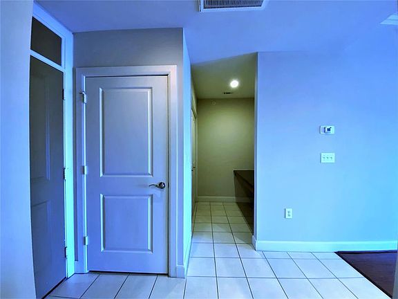 3rd image of 1010 Rosine St APT 303