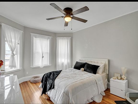 3rd image of 206 Norwell St APT 1