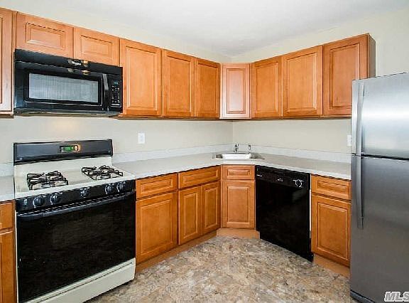 3rd image of 2405 Wilshire Ln