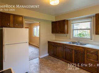 1225 E 6th St #1, Duluth, MN 55805