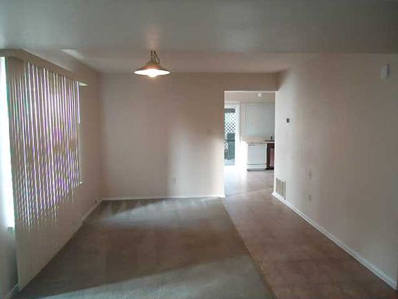 5th image of 3436 Daffodil Cres