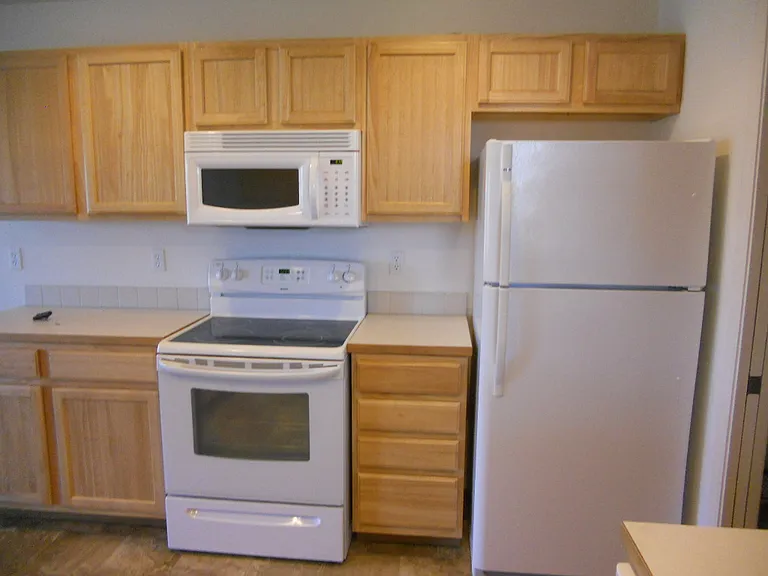 126 NE Lotus Ct — Photo 5