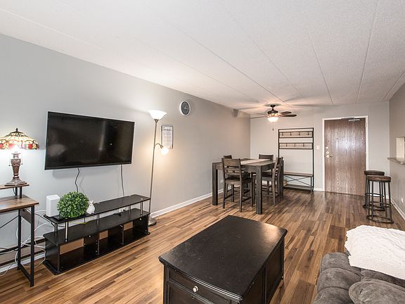 3rd image of 75 Kristin Cir APT 520