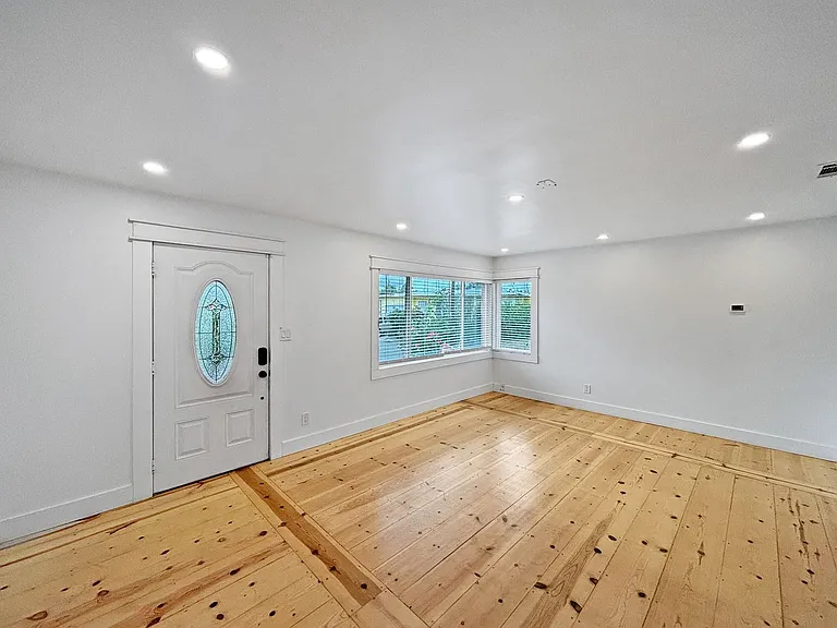 6312 Cleo St — Photo 3