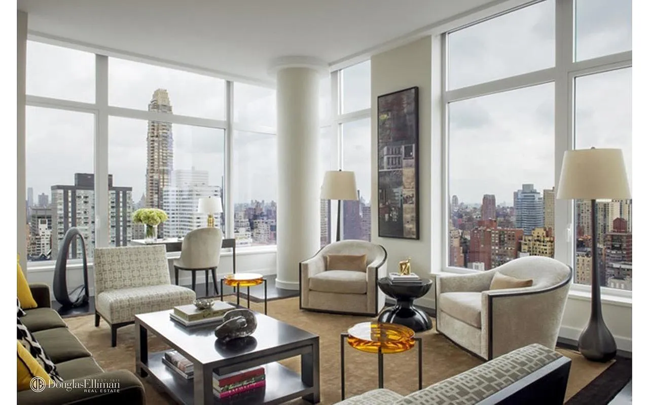 400 E 67th St APT 29B photo 1