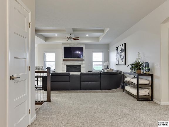 5th image of 17601 Ogden Cir