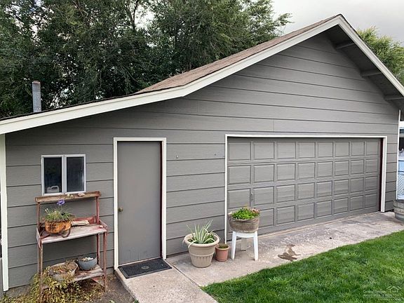5th image of 1565 SE Mountain View Dr