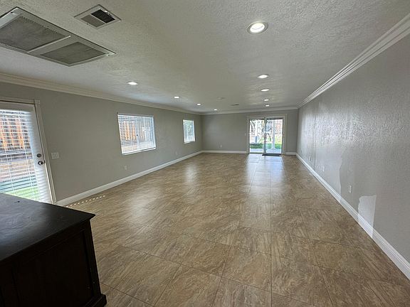 4th image of 10148 White Pine Ln