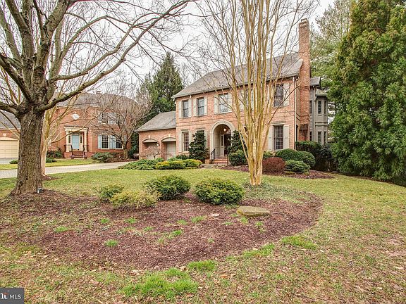 2nd image of 7901 Sandalfoot Dr