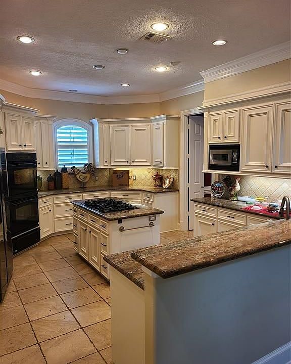 1st image of 12003 Carriage Hill Dr