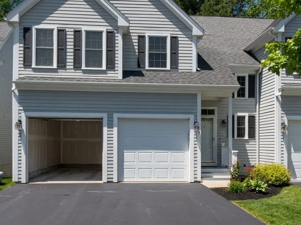 3 Country Candle Ln, Northborough, MA 01532