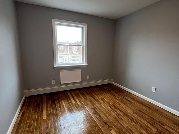5th image of 532 Logan Ave Floor 1
