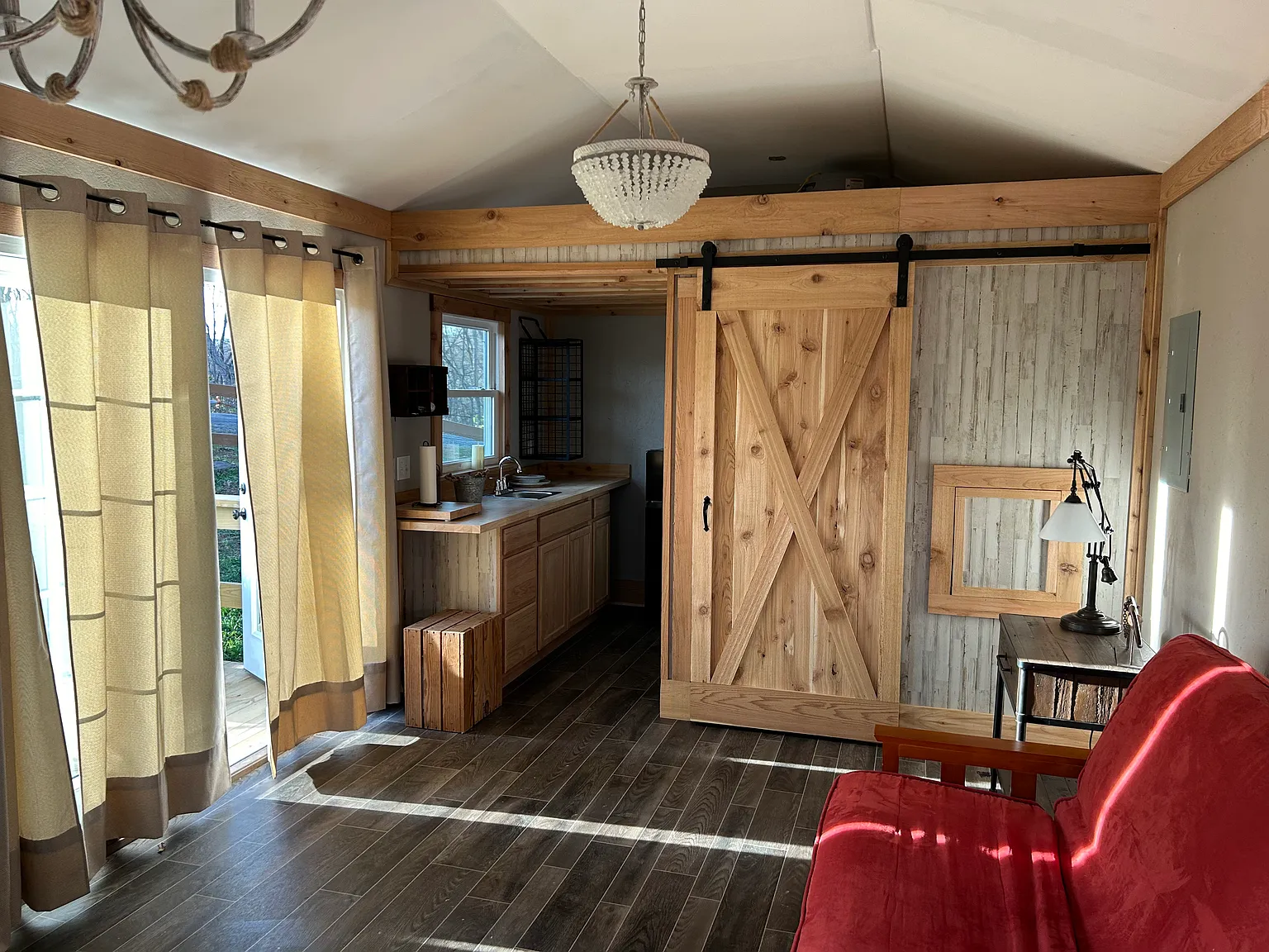 Studio, 300 sqft, $600 — Photo 4