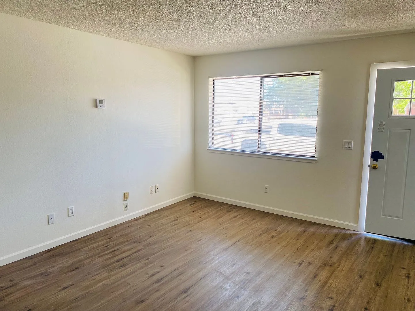 190 North Nevada Street - Available Now — Photo 3