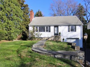 25 Westview Pl, Riverside, CT 06878