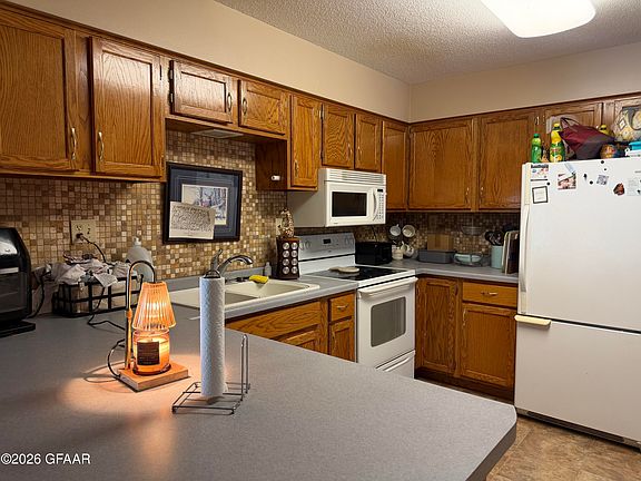 5th image of 29 Willow Ct
