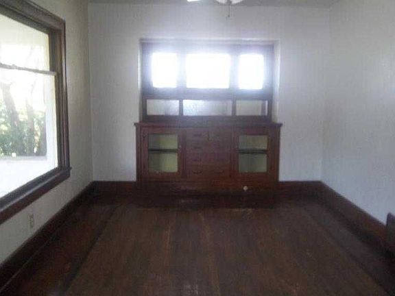 3rd image of 109 Halls Heights Ave