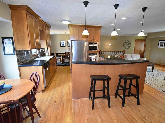 5th image of 5116 W 92nd St