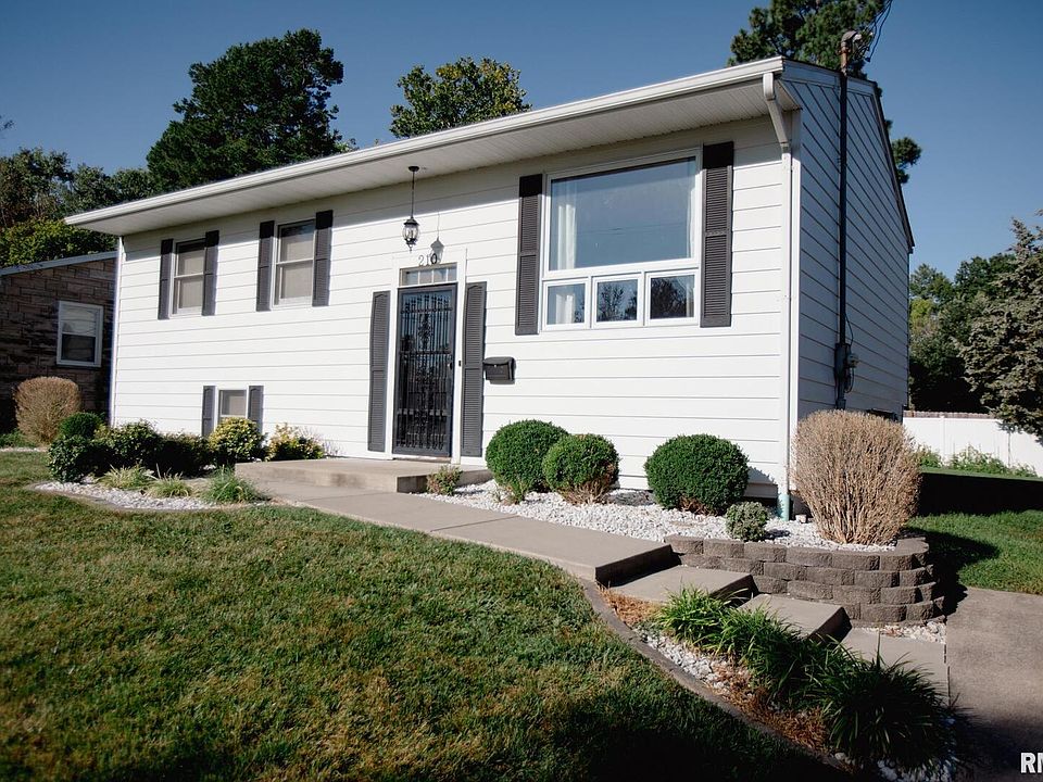 1st image of 210 Peach Dr