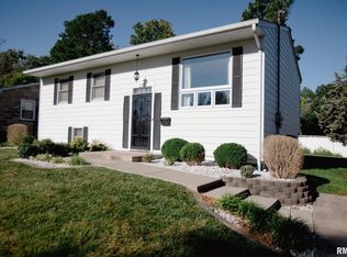 210 Peach Dr, Anna, IL 62906