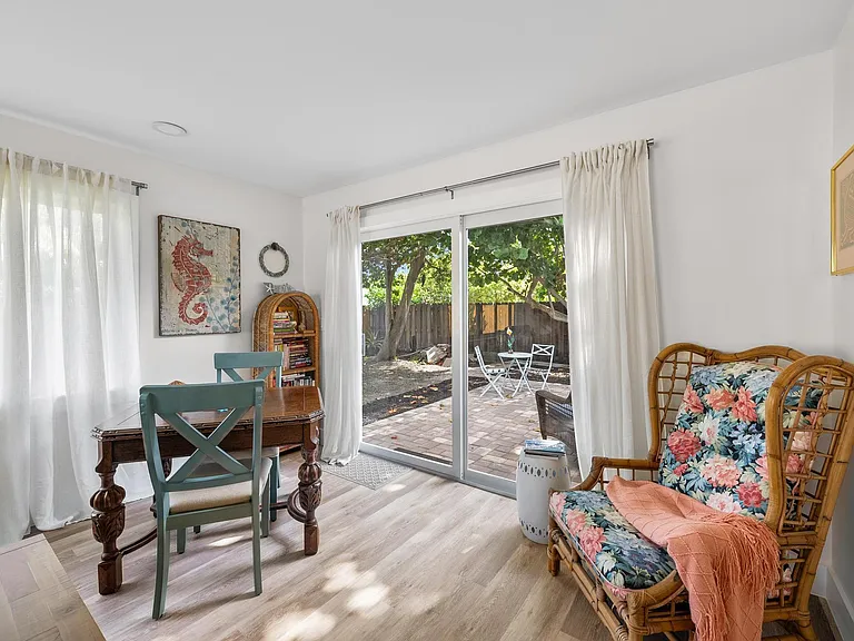 517 Gulf Rd — Photo 20