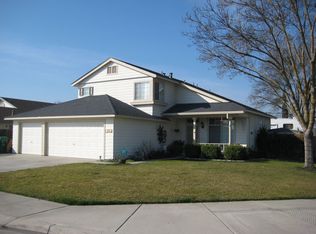 2707 E Aurora Ave, Des Moines, IA 50317