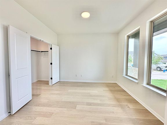 3rd image of 436 Treadwell Ln