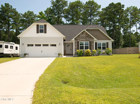 266 Breakwater Drive, Sneads Ferry, NC 28460