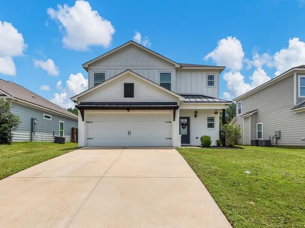 15 Vineyard Dr, Phenix City, AL 36869