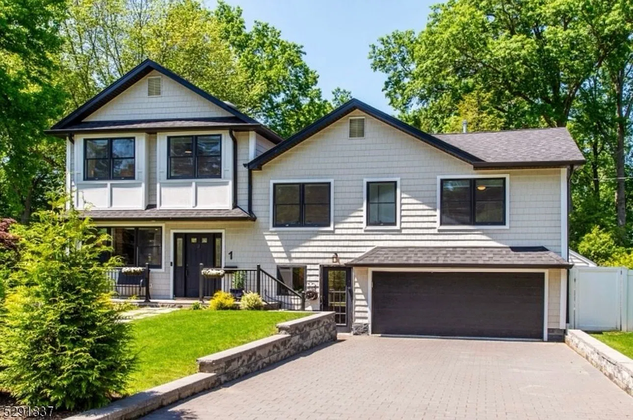 5 bed, 2800 sqft, $8,500 — Photo 1