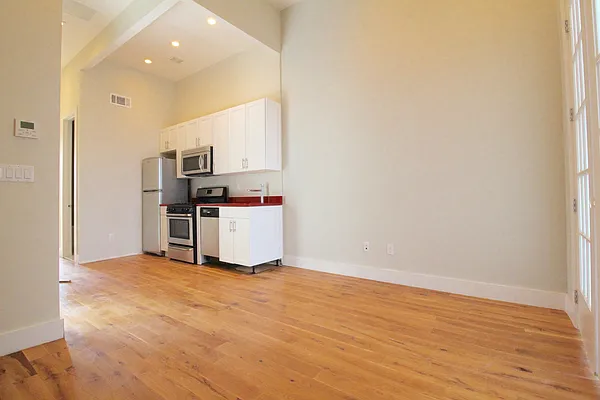 Rented by Nooklyn NYC LLC | media 14