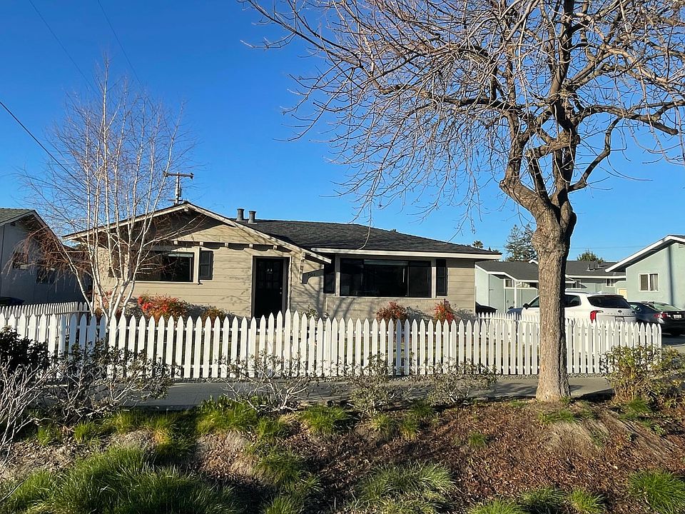 Front Street View fully enclosed yard