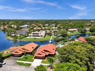 11405 W Point Dr, Cooper City, FL 33026