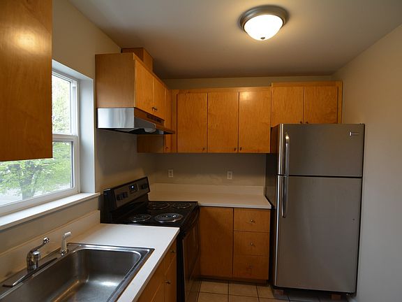 3rd image of 3013-3011 Beacon Ave S #3