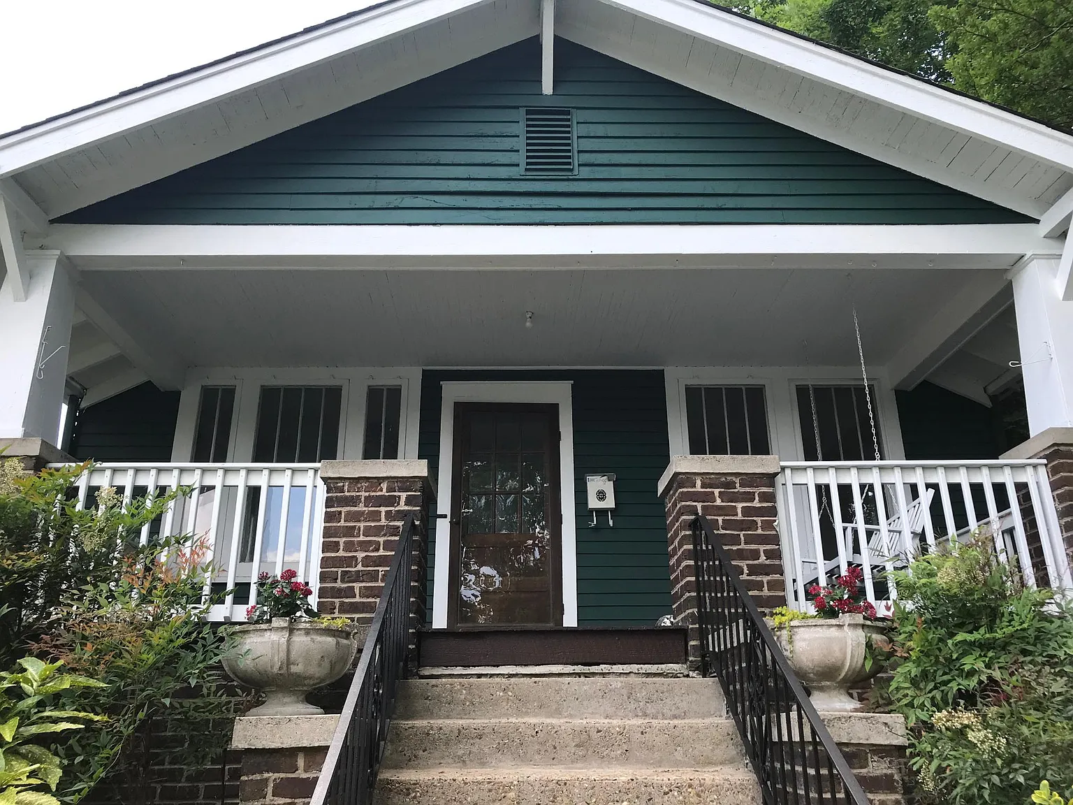 3 bed, 1300 sqft, $1,950 — Photo 1