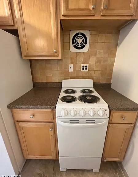 36 Linden Ave #B — Photo 9