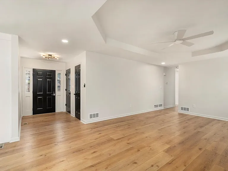 1040 Brookwood Dr — Photo 40