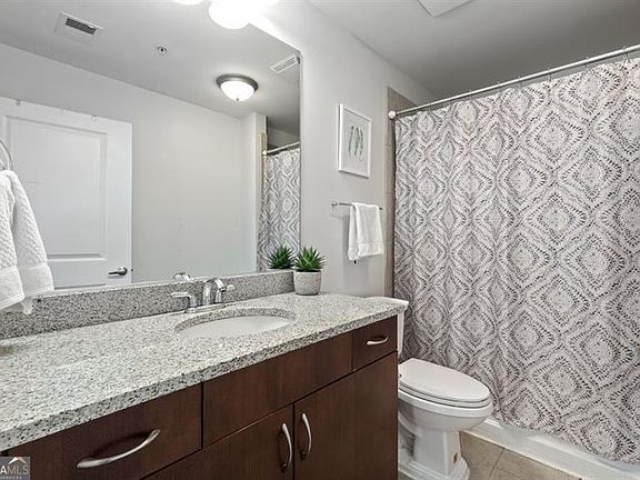 4th image of 860 Peachtree St #2613
