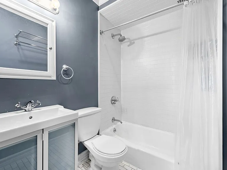 200 W 78th St #3B — Photo 2