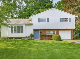 26 Cameo Ridge Rd, Monsey, NY 10952