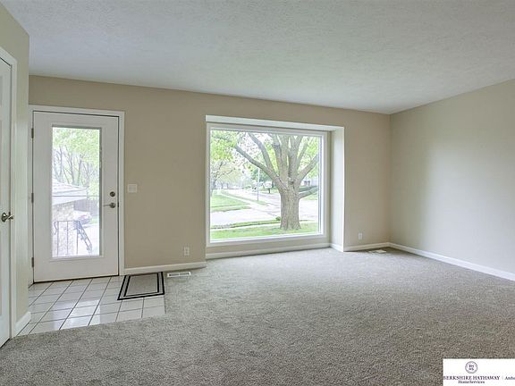 3rd image of 5629 N 116th Cir