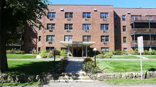 1st image of 5 Oakdale Mnr APT A19d