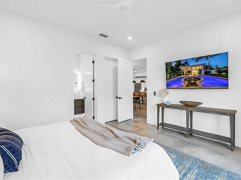 2065 Goldenrod St — Photo 30