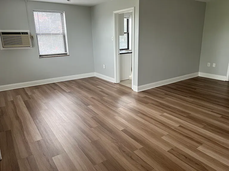 Royal Gardens Apartments — Photo 91