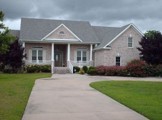 133 Chancey Dr, Elizabeth City, NC 27909